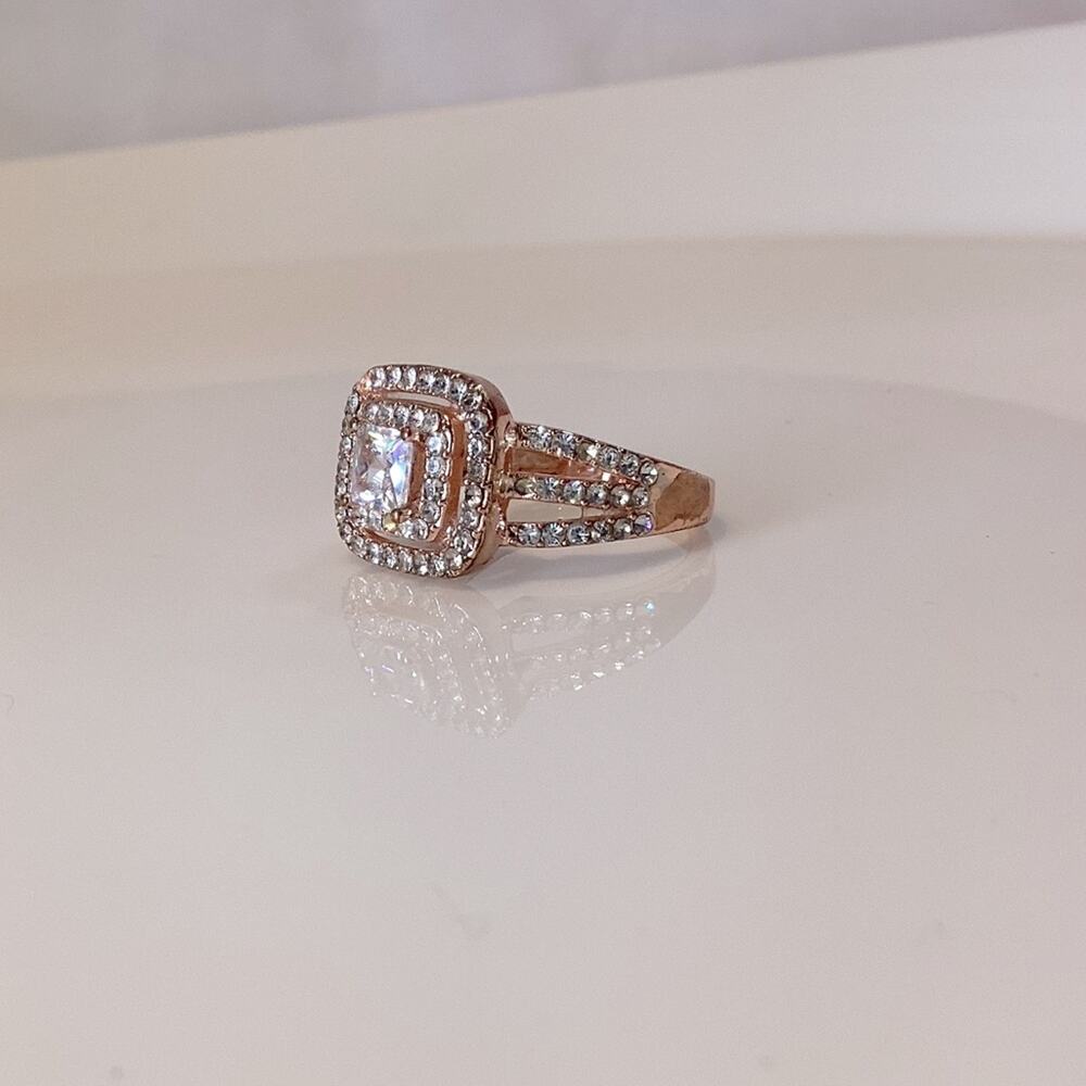 Rose Tone Crystal Ring